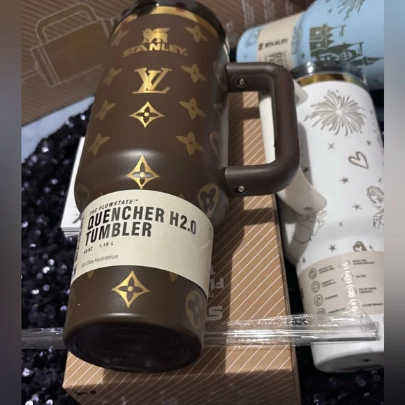 😃Back in stock!😃Stanley Luxury Brown Tumbler - Picture 6 of 6